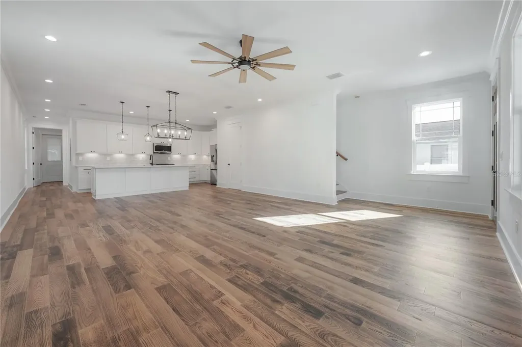 810 E Frierson Avenue Tampa FL 33603