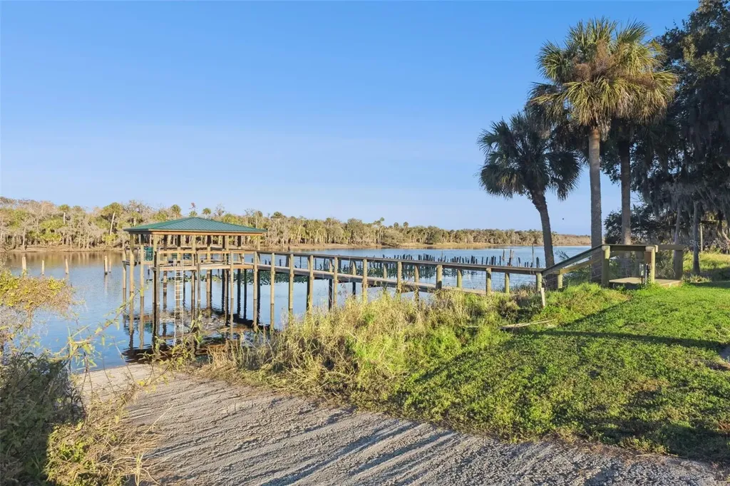 2565 E Osceola Road Geneva FL 32732