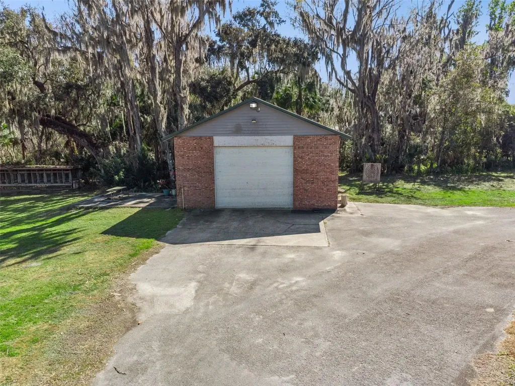 2565 E Osceola Road Geneva FL 32732