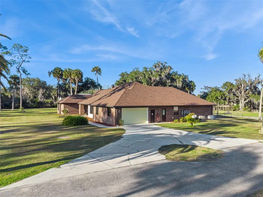 2565 E Osceola Road Geneva FL 32732