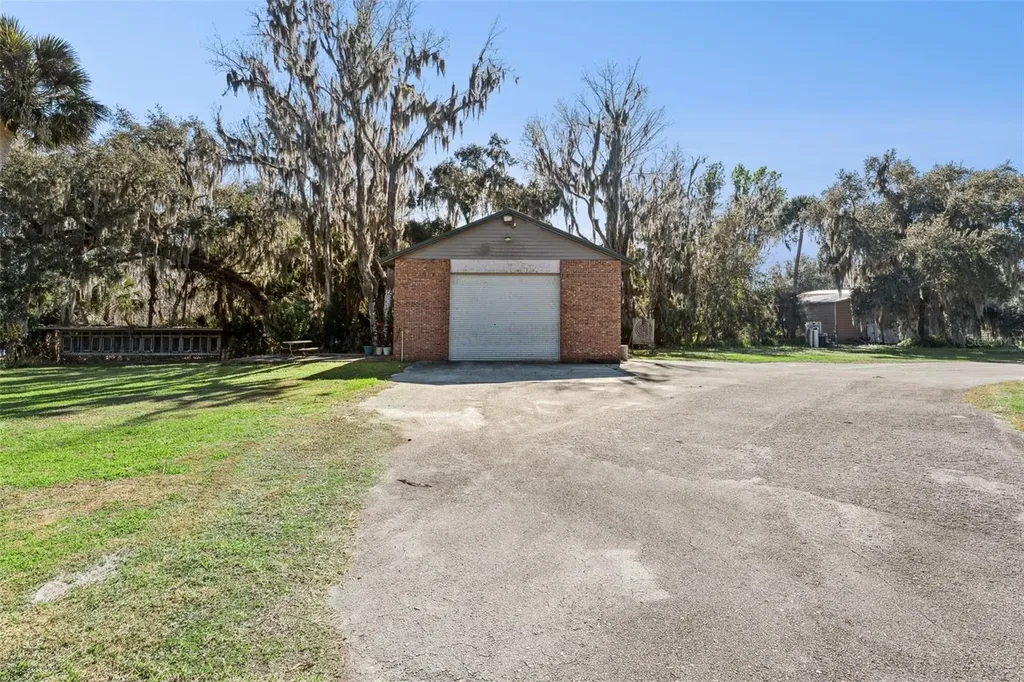 2565 E Osceola Road Geneva FL 32732
