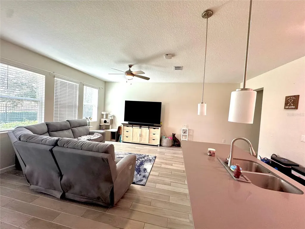9896 Red Eagle Drive Orlando FL 32825