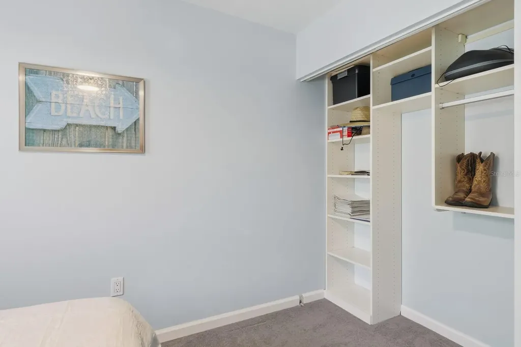 221 Island Circle Sarasota FL 34242