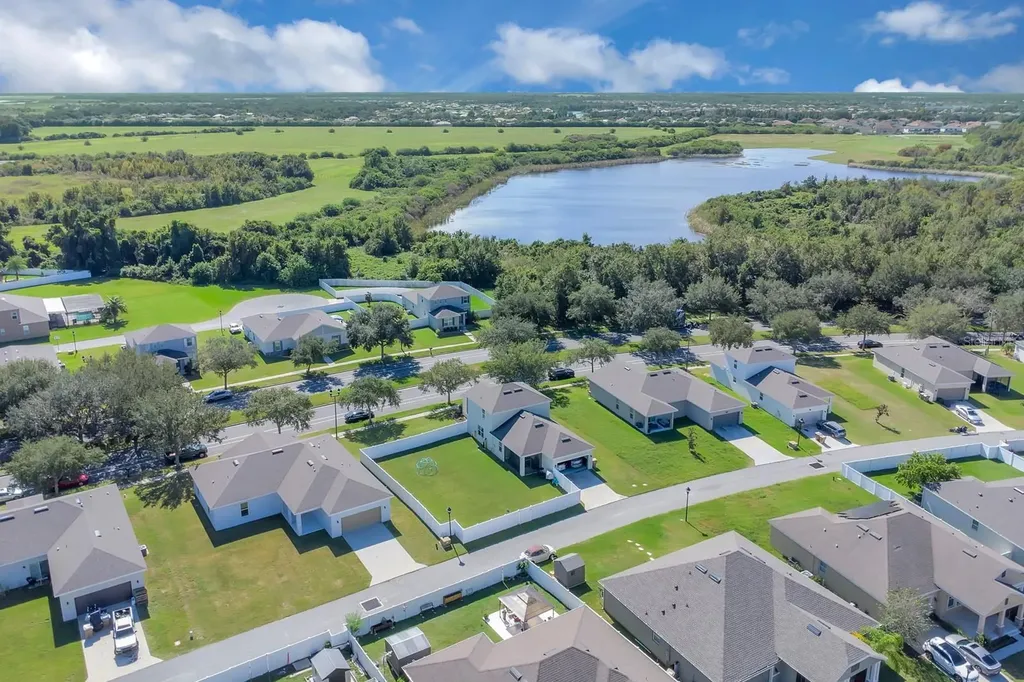 2651 Grasmere View Parkway N Kissimmee FL 34746