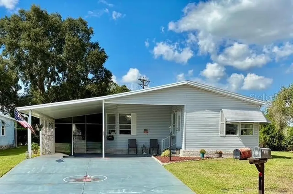 6239 Knotty Pine Drive SE Winter Haven FL 33884