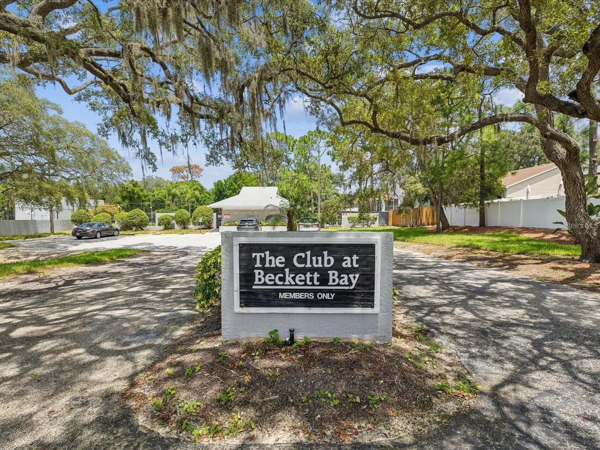 1424 Ridge Shore Drive Tarpon Springs FL 34689