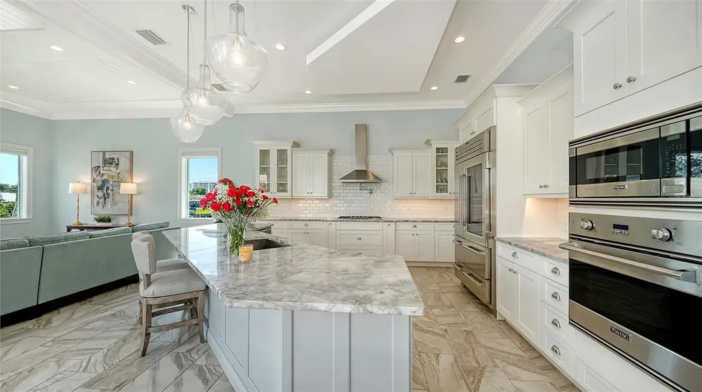 548 Hornblower Lane Longboat Key FL 34228