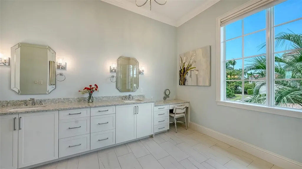 548 Hornblower Lane Longboat Key FL 34228