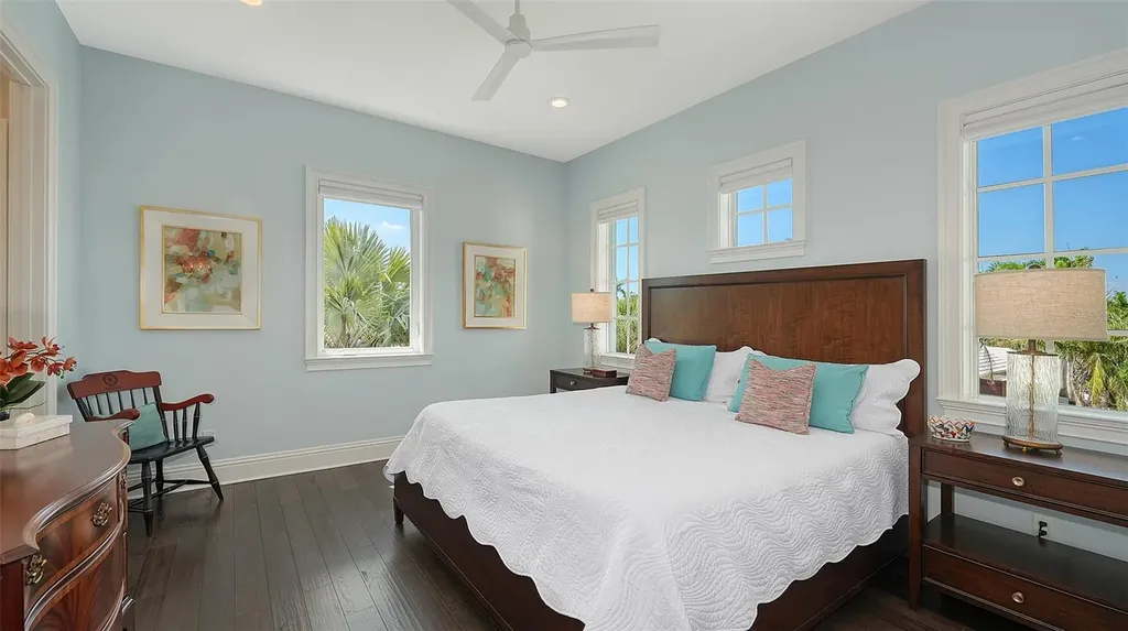 548 Hornblower Lane Longboat Key FL 34228