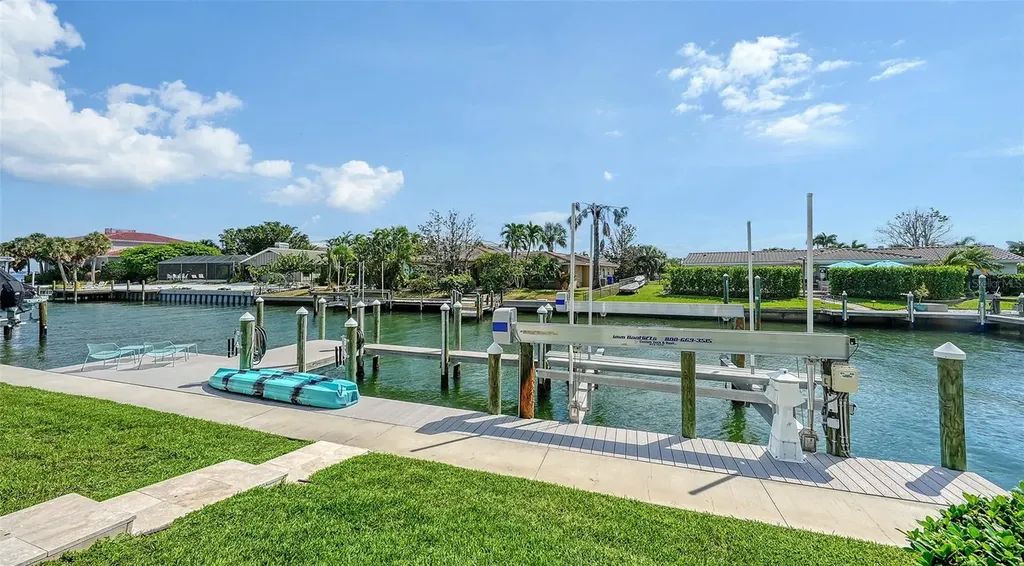 548 Hornblower Lane Longboat Key FL 34228