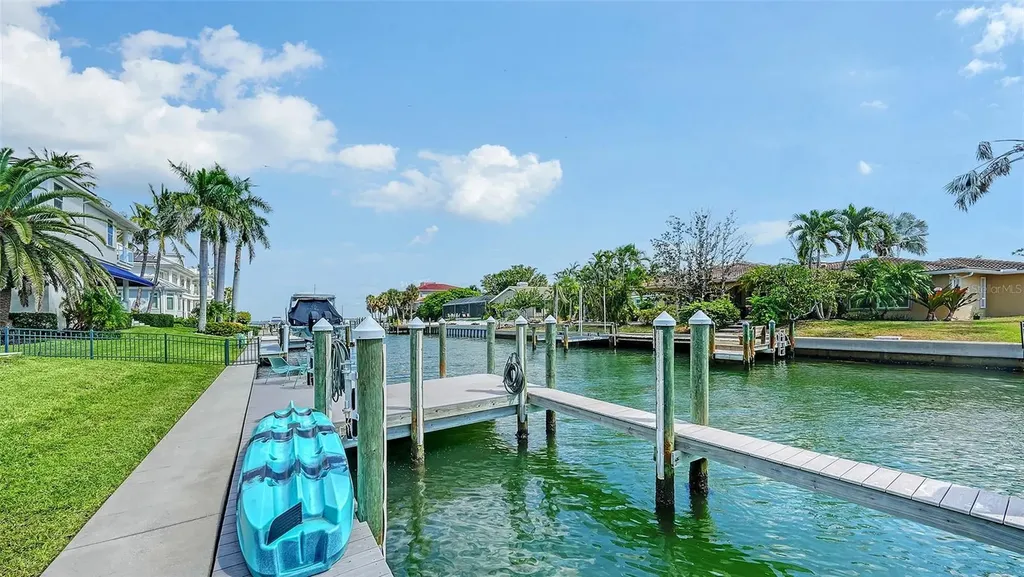 548 Hornblower Lane Longboat Key FL 34228