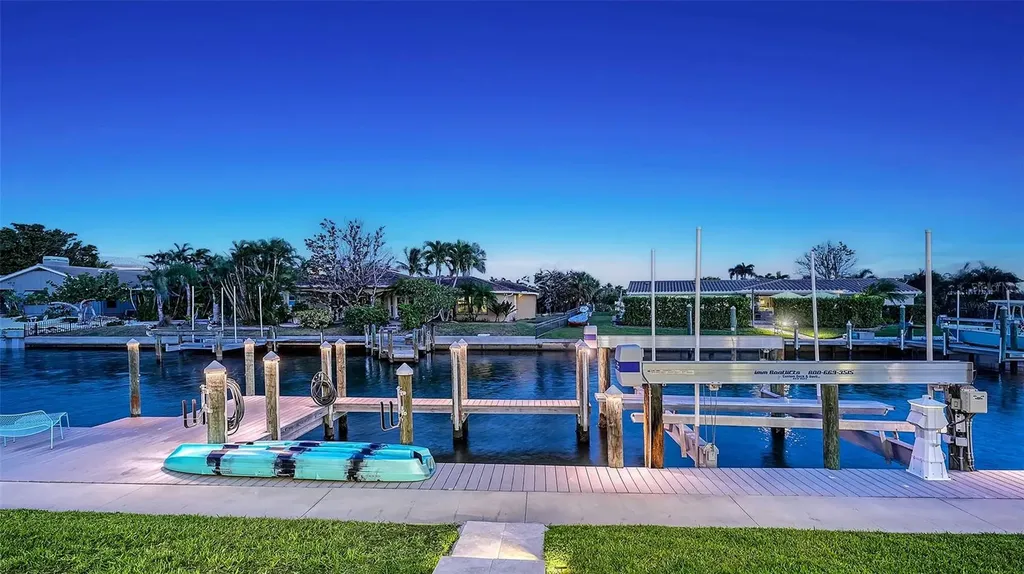 548 Hornblower Lane Longboat Key FL 34228