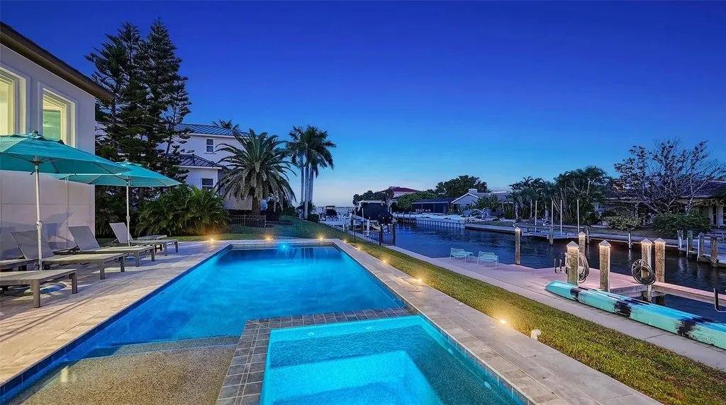 548 Hornblower Lane Longboat Key FL 34228