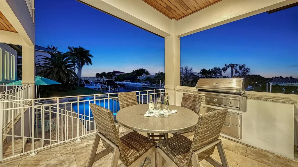 548 Hornblower Lane Longboat Key FL 34228