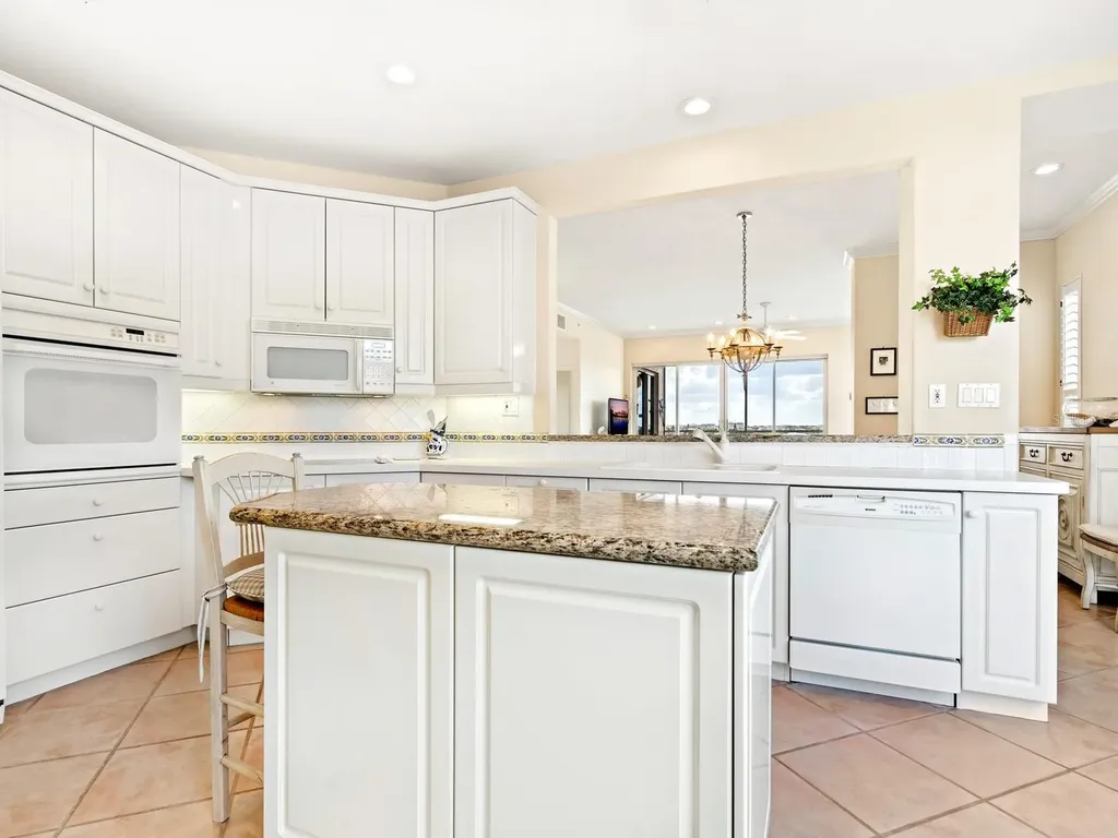 5440 Eagles Point Circle Sarasota FL 34231