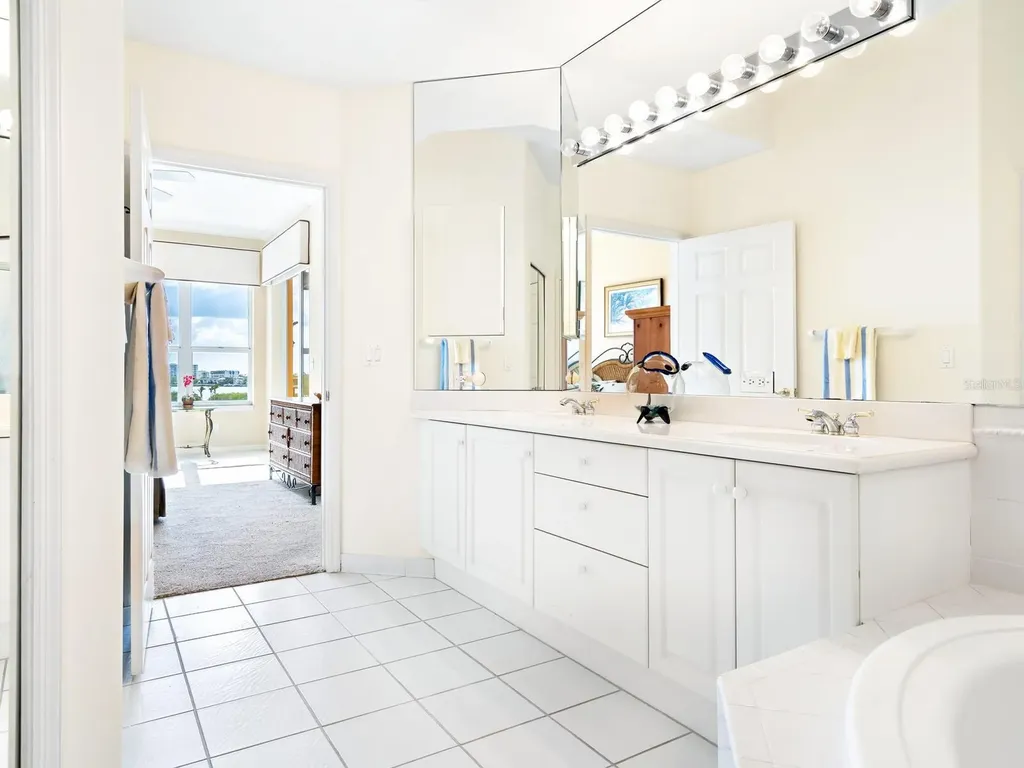 5440 Eagles Point Circle Sarasota FL 34231