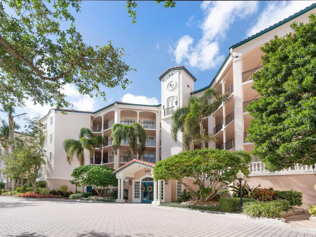 5440 Eagles Point Circle Sarasota FL 34231
