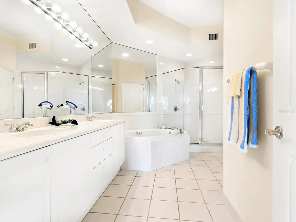 5440 Eagles Point Circle Sarasota FL 34231