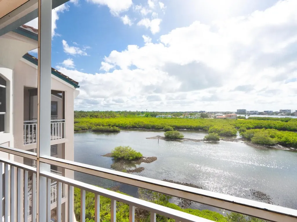 5440 Eagles Point Circle Sarasota FL 34231