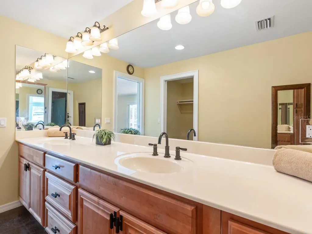 1248 Northport Drive Sarasota FL 34242