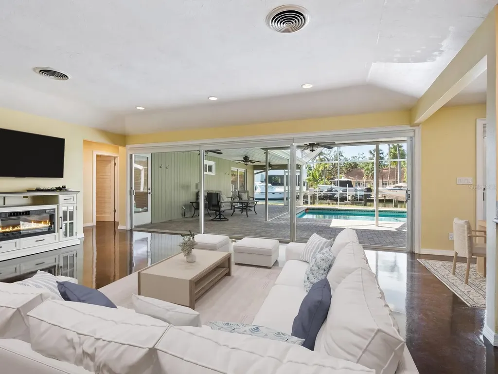 1248 Northport Drive Sarasota FL 34242