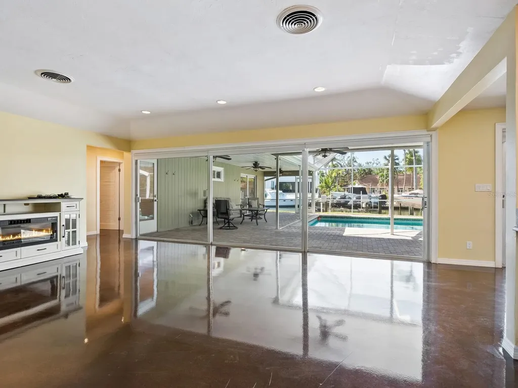1248 Northport Drive Sarasota FL 34242