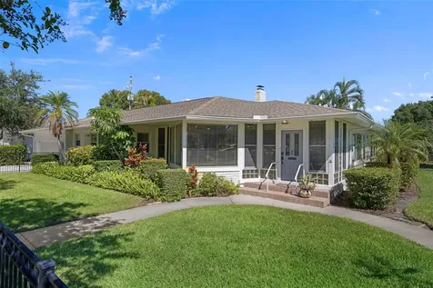 105 17th Avenue NE St Petersburg FL 33704