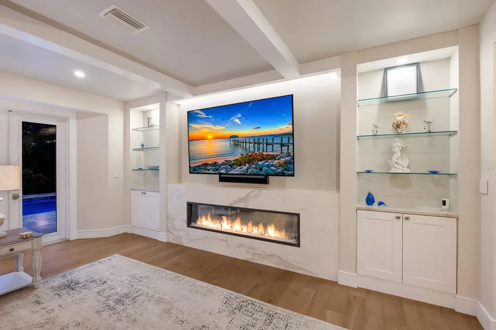 1253 N Basin Lane Sarasota FL 34242