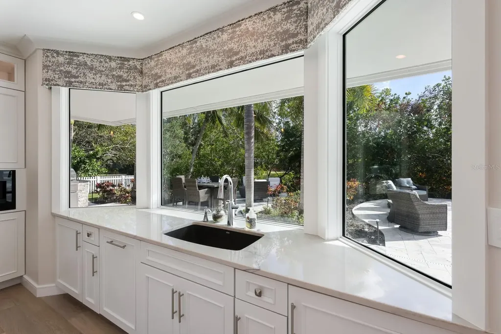 1253 N Basin Lane Sarasota FL 34242