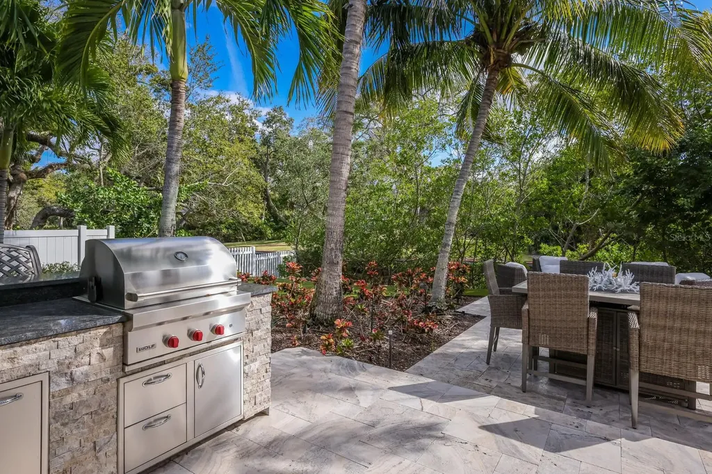 1253 N Basin Lane Sarasota FL 34242