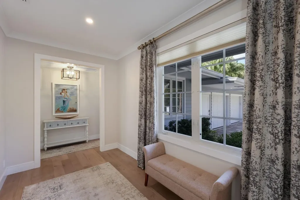 1253 N Basin Lane Sarasota FL 34242