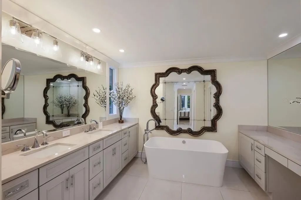 1253 N Basin Lane Sarasota FL 34242