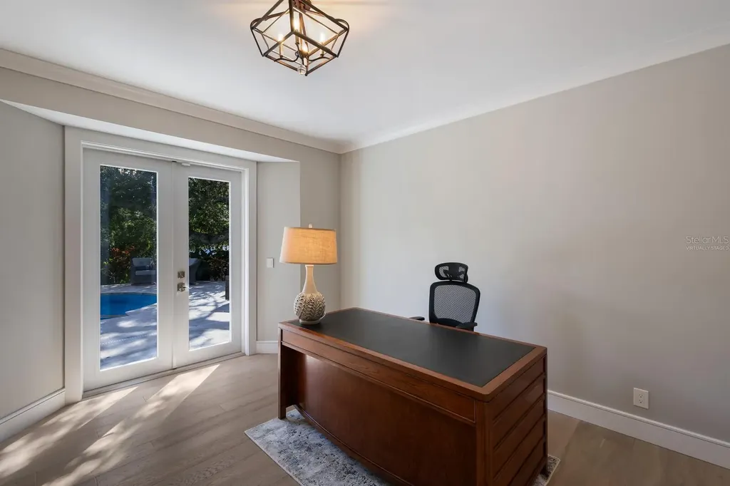 1253 N Basin Lane Sarasota FL 34242