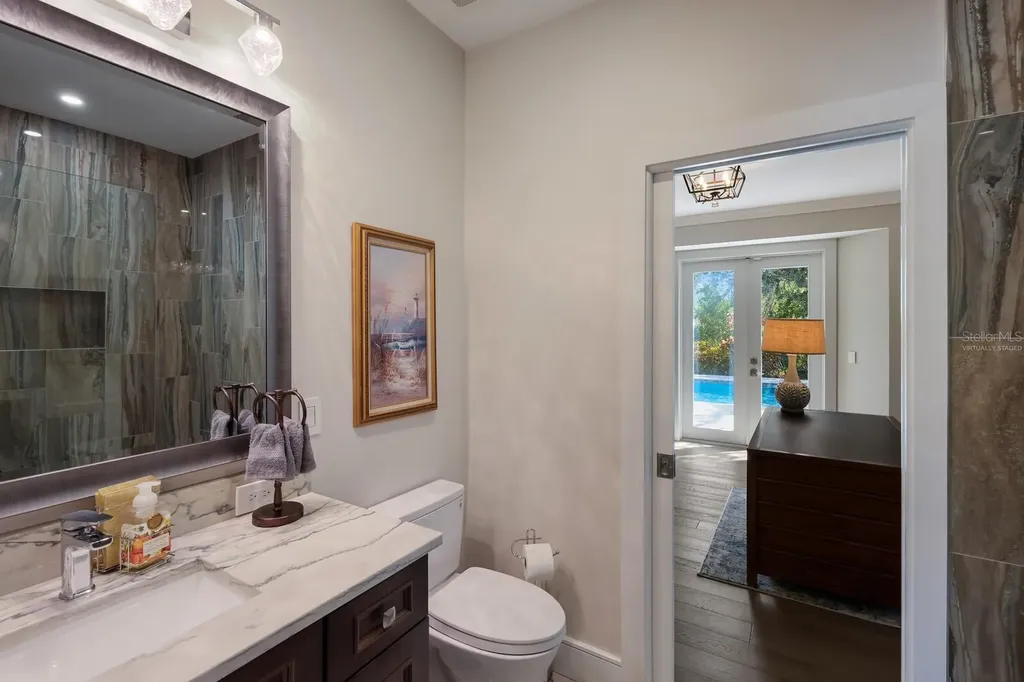 1253 N Basin Lane Sarasota FL 34242