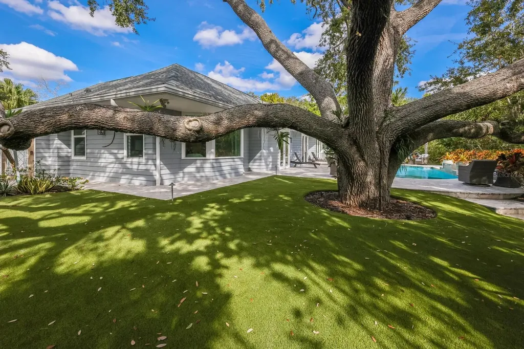 1253 N Basin Lane Sarasota FL 34242