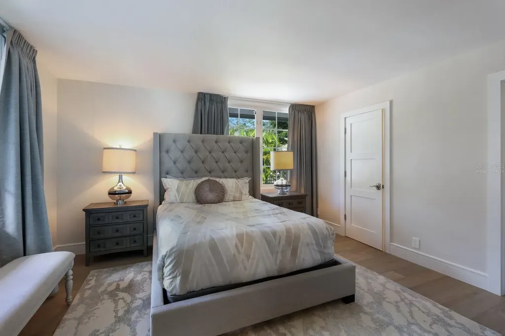 1253 N Basin Lane Sarasota FL 34242