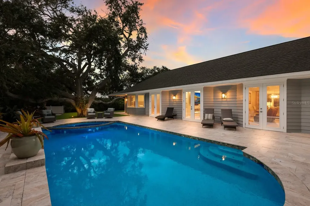 1253 N Basin Lane Sarasota FL 34242