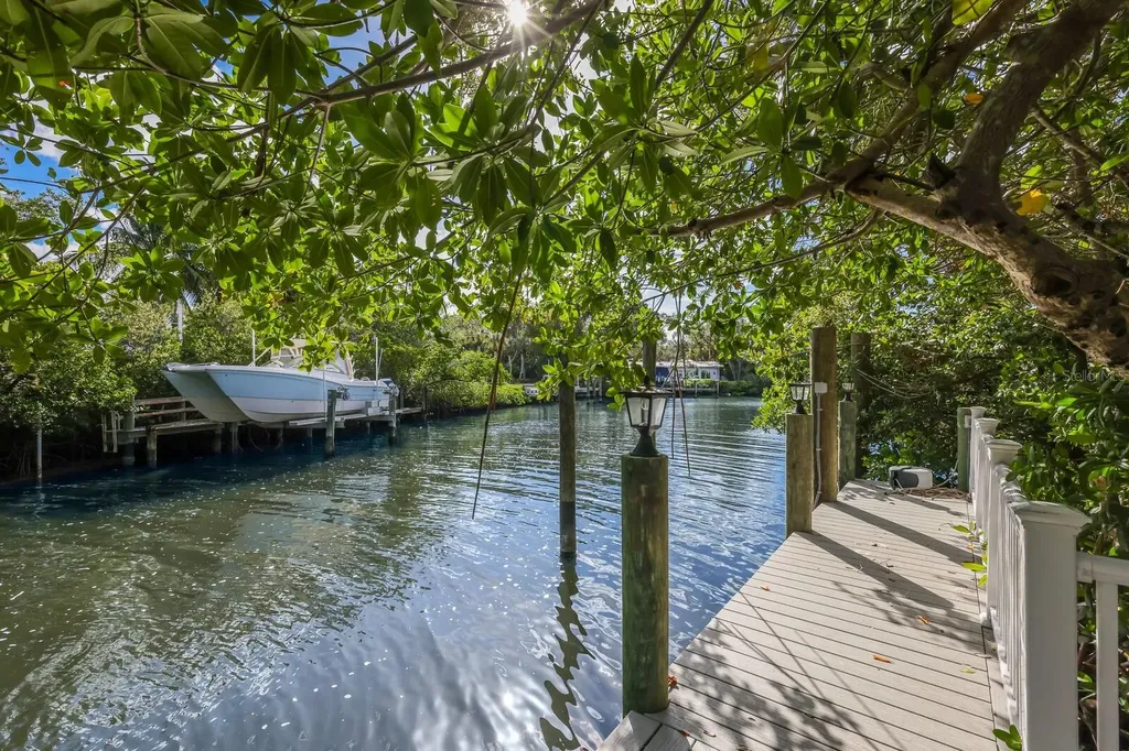 1253 N Basin Lane Sarasota FL 34242