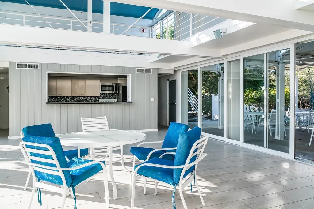 1253 N Basin Lane Sarasota FL 34242