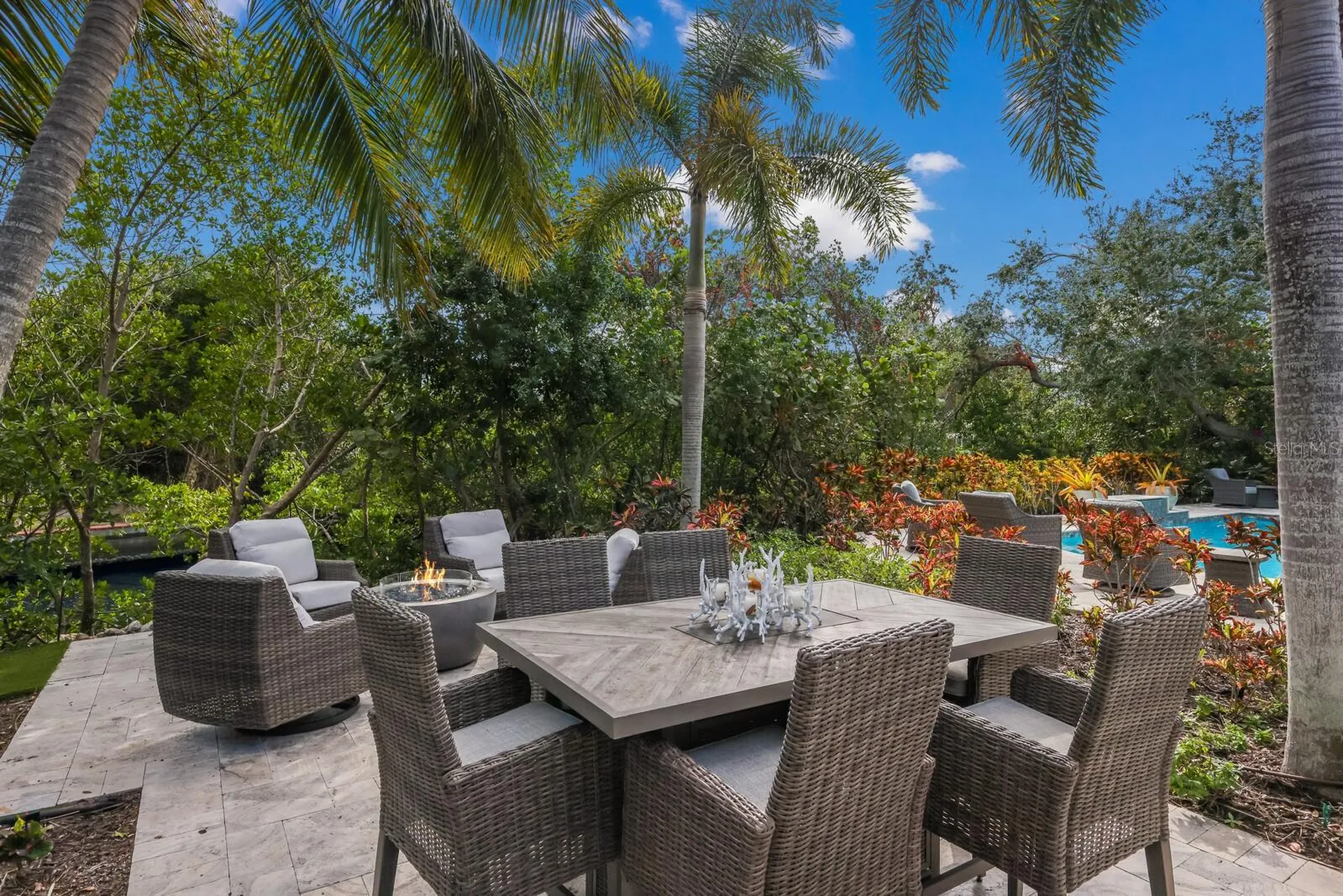 1253 N Basin Lane Sarasota FL 34242