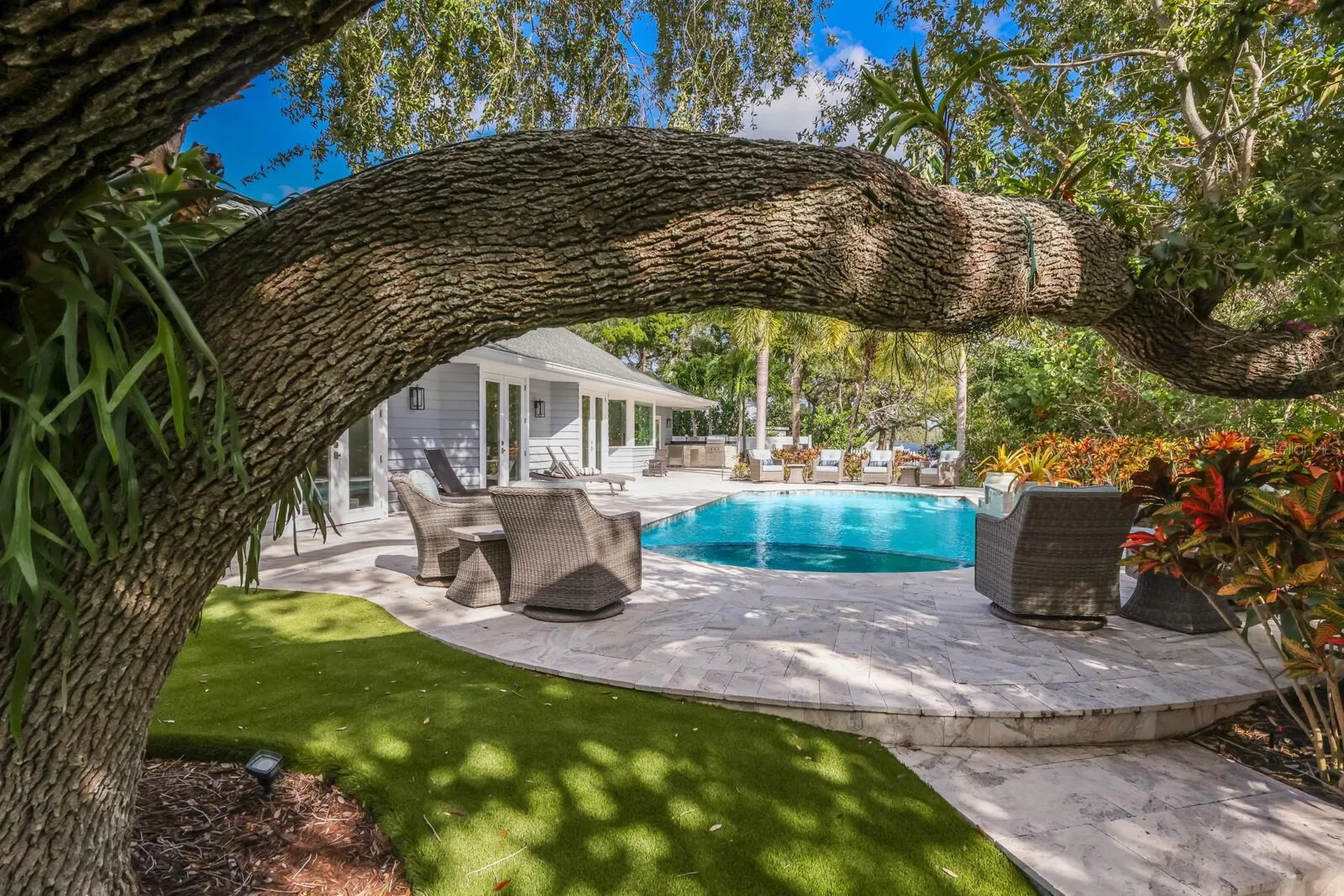 1253 N Basin Lane Sarasota FL 34242