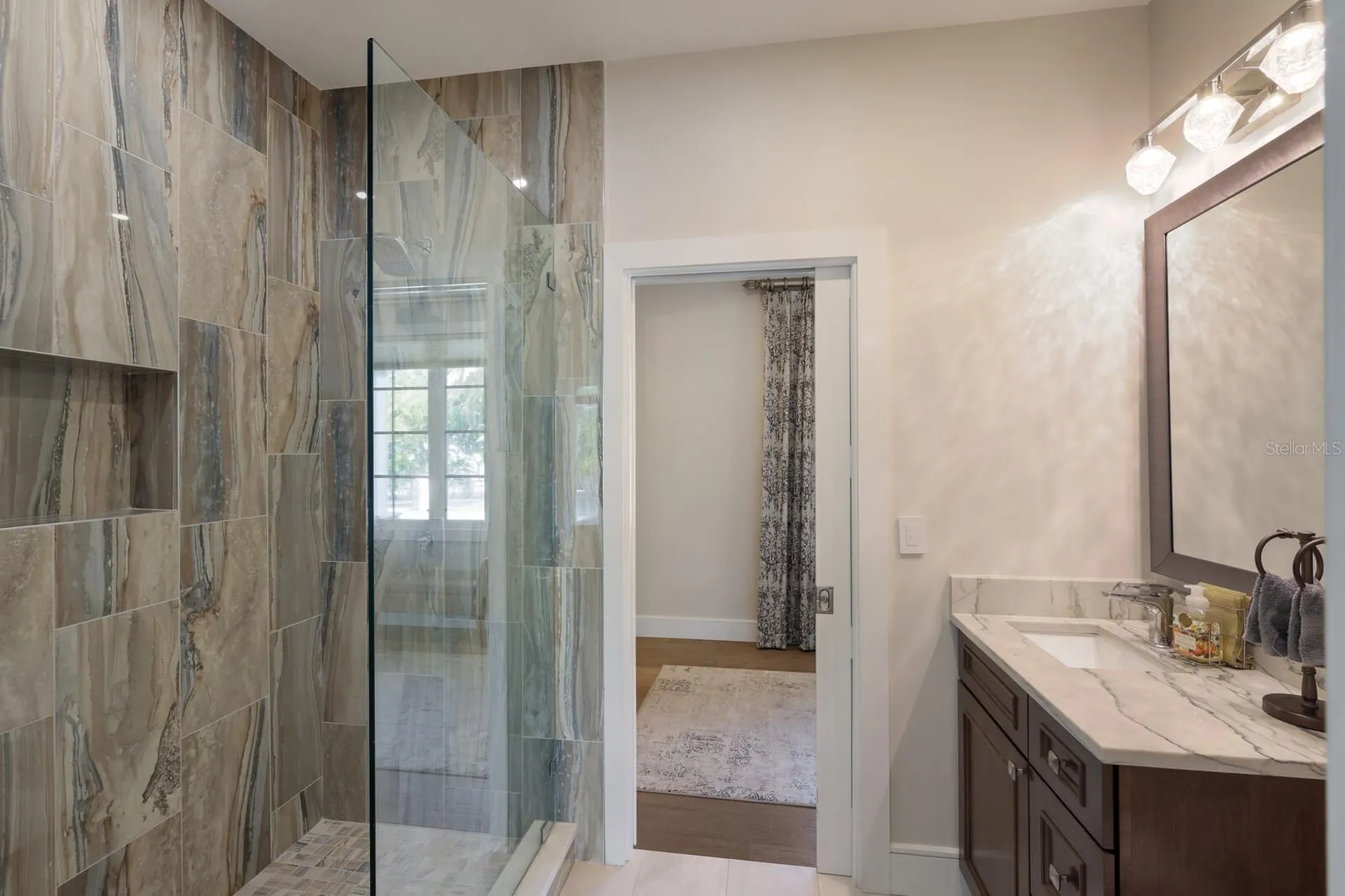 1253 N Basin Lane Sarasota FL 34242