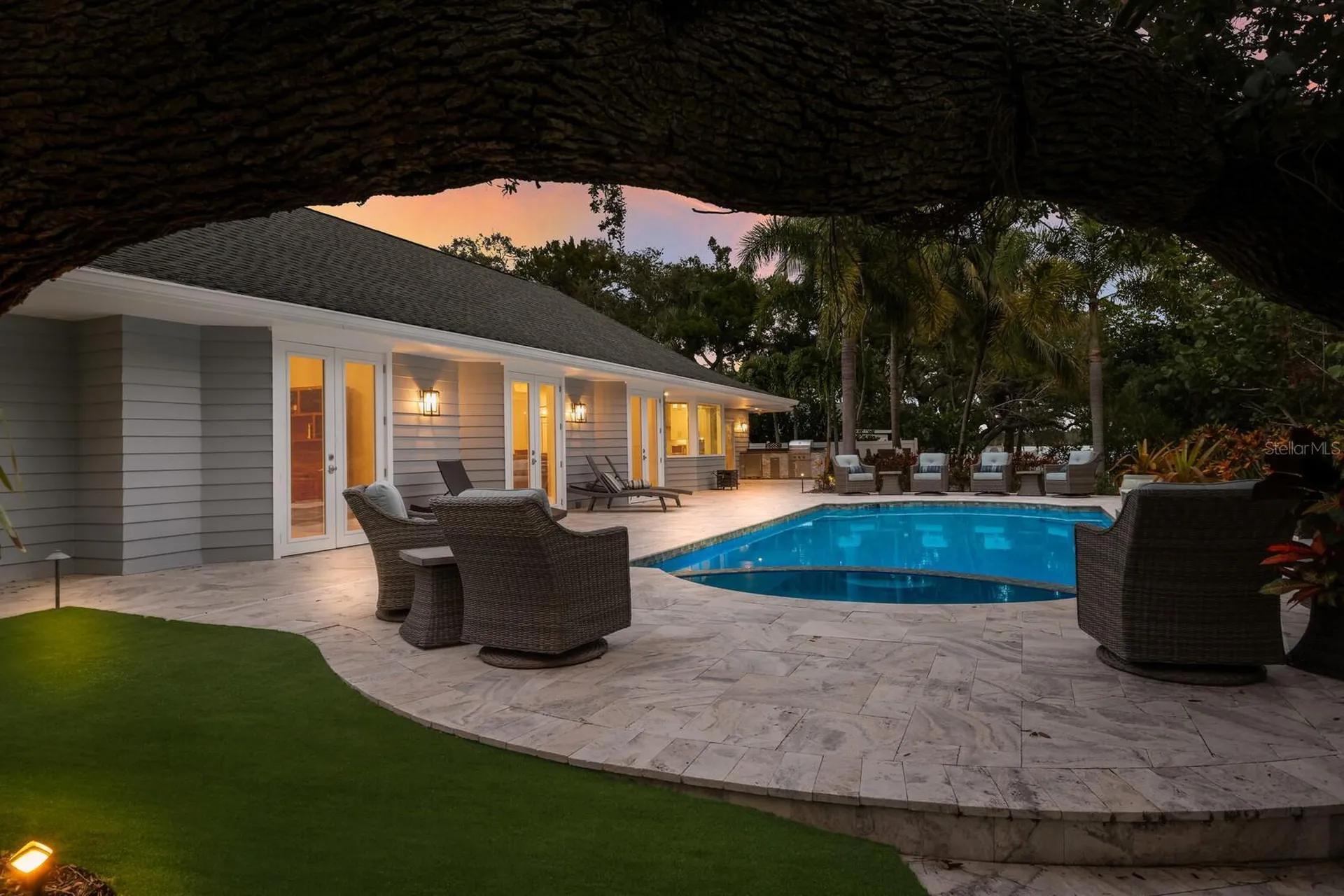 1253 N Basin Lane Sarasota FL 34242