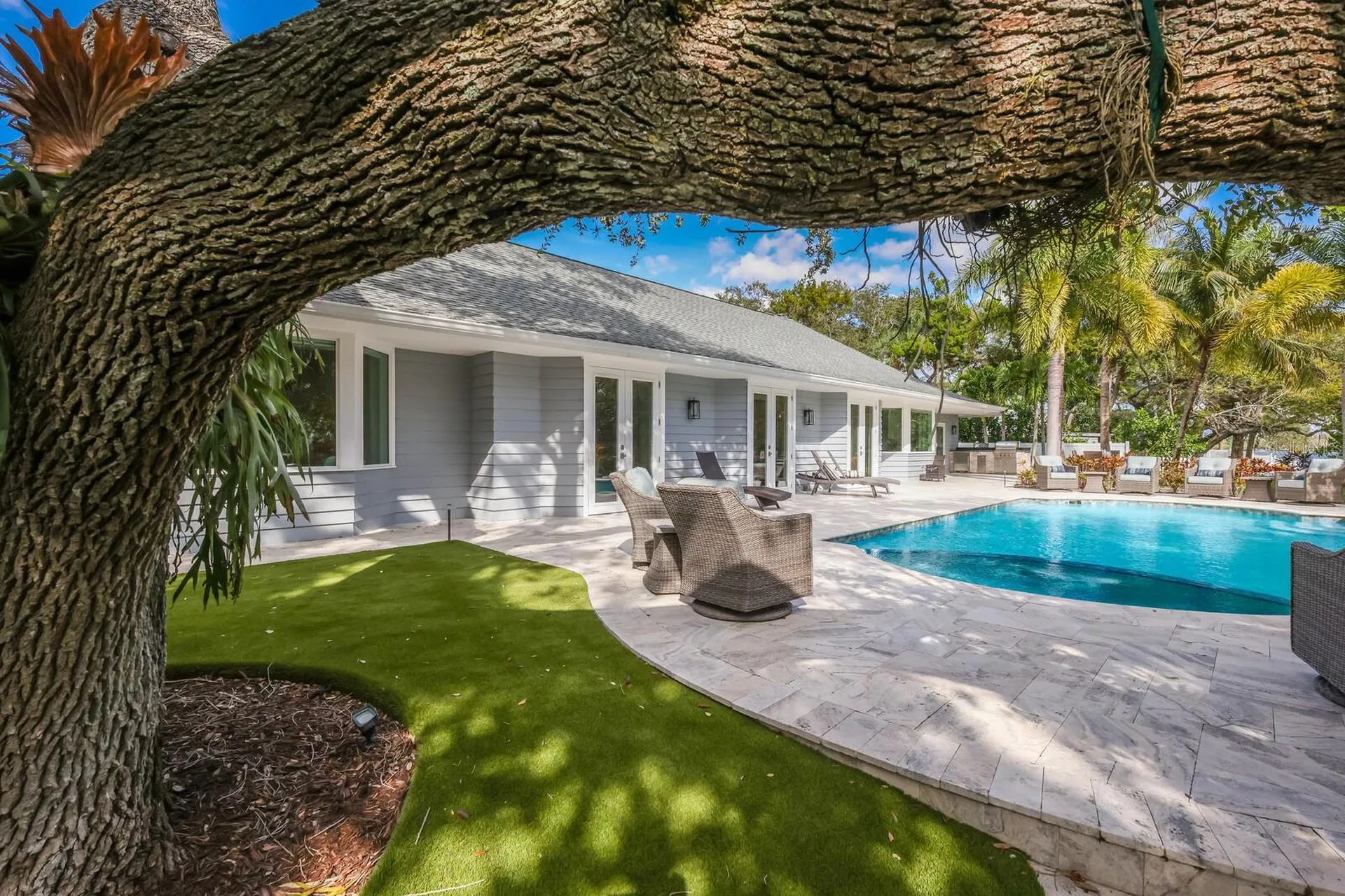 1253 N Basin Lane Sarasota FL 34242