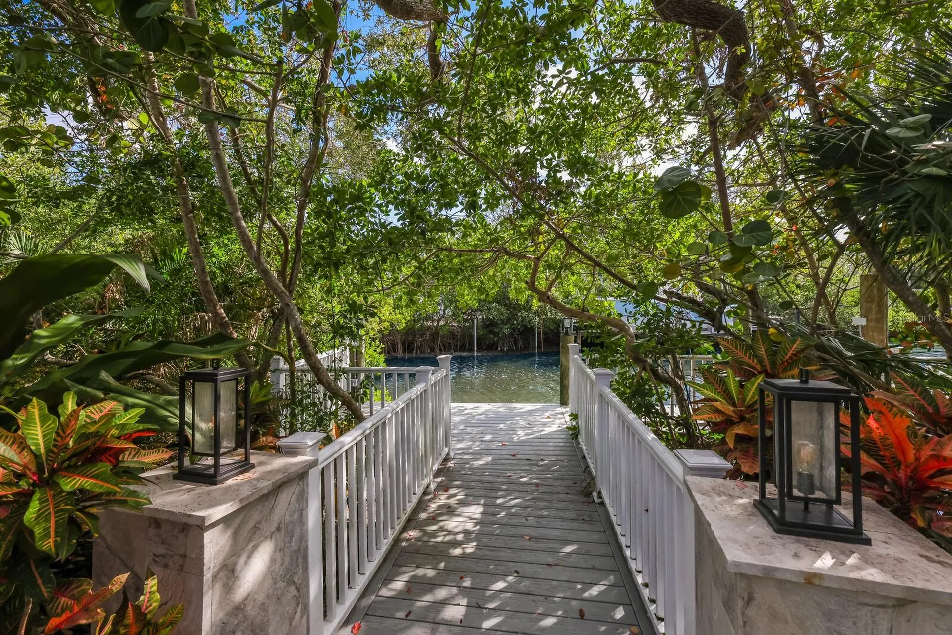 1253 N Basin Lane Sarasota FL 34242