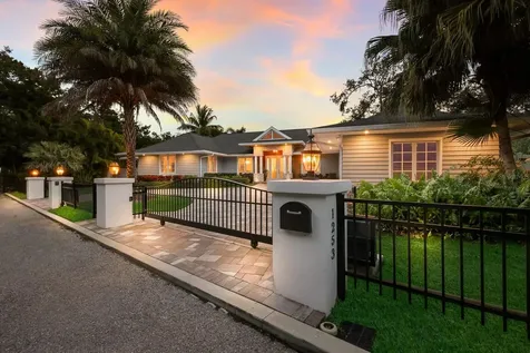 1253 N Basin Lane Sarasota FL 34242