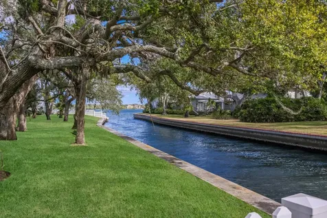 1253 N Basin Lane Sarasota FL 34242