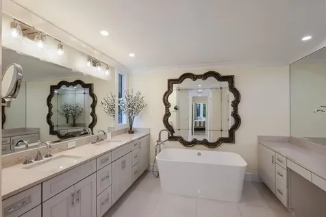 1253 N Basin Lane Sarasota FL 34242