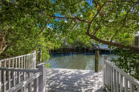 1253 N Basin Lane Sarasota FL 34242