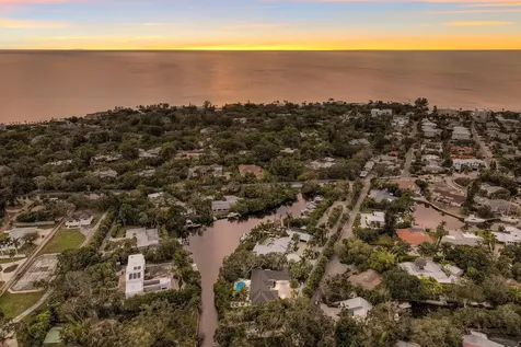 1253 N Basin Lane Sarasota FL 34242